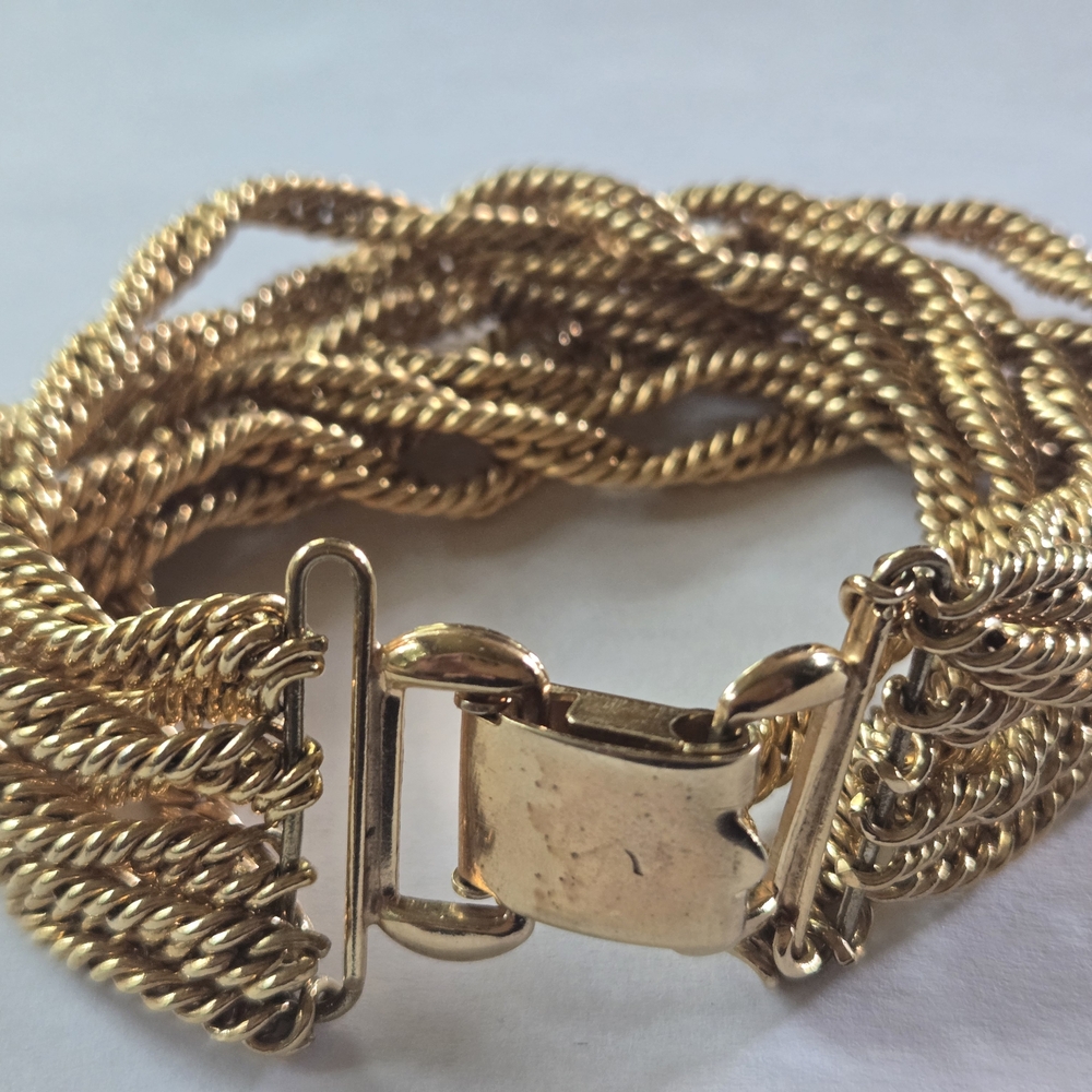 Elegant Gold-Tone Bartex Twisted Rope  Bracelet